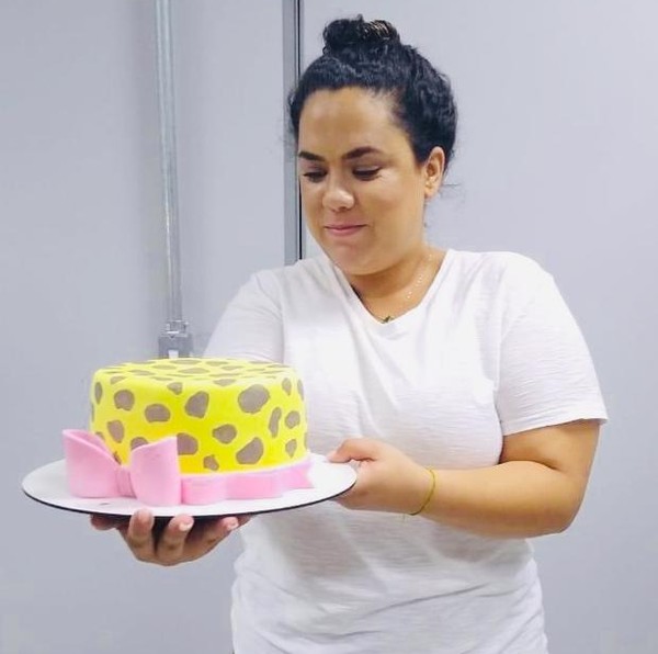 Após perder a mãe, jovem de 15 anos aprende confeitaria sozinho na internet  e faz bolos que impressionam, Mato Grosso do Sul