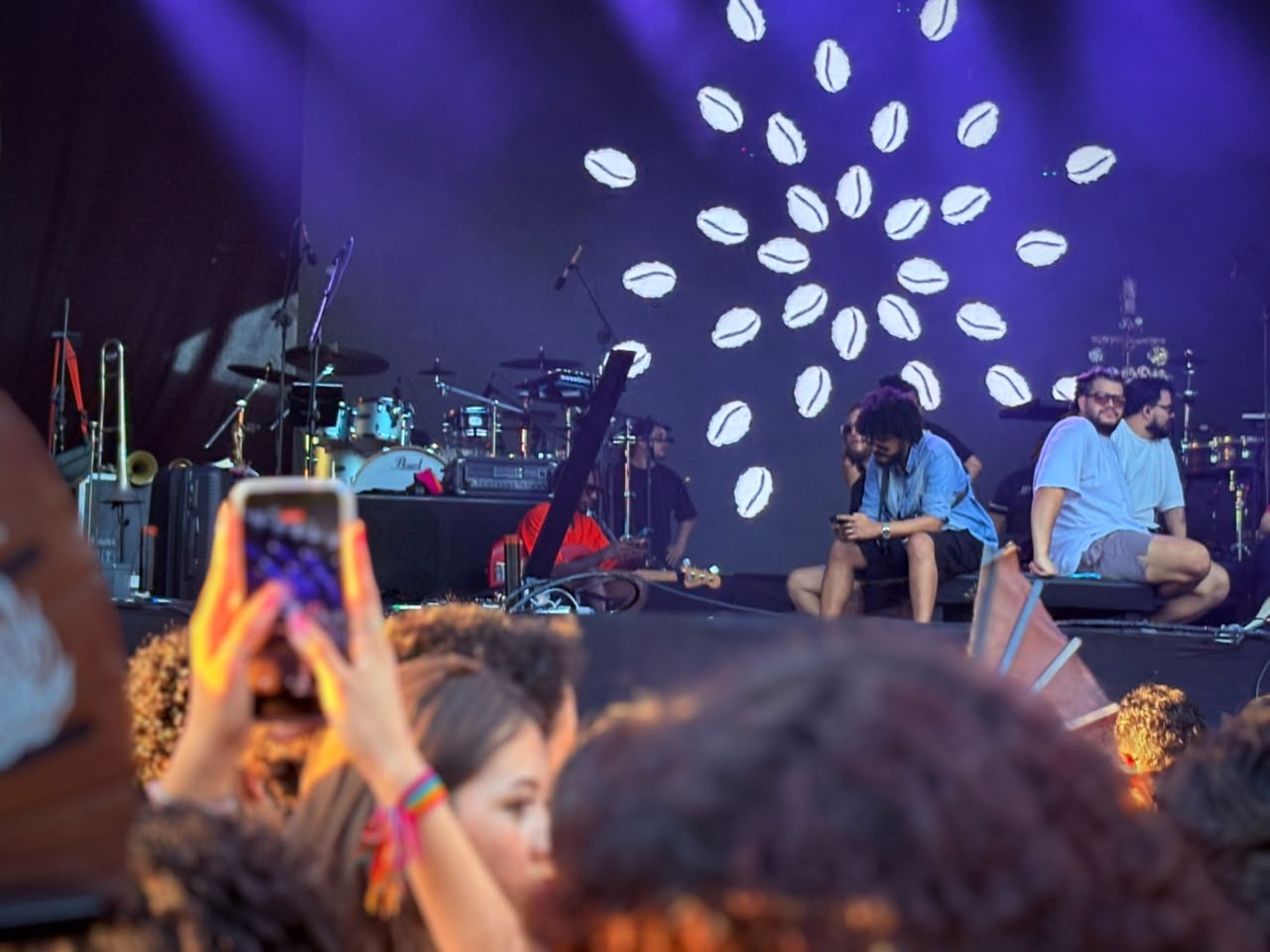 Banda realiza testes de som no palco horas antes do show — Foto: Crystofher Andrade/g1