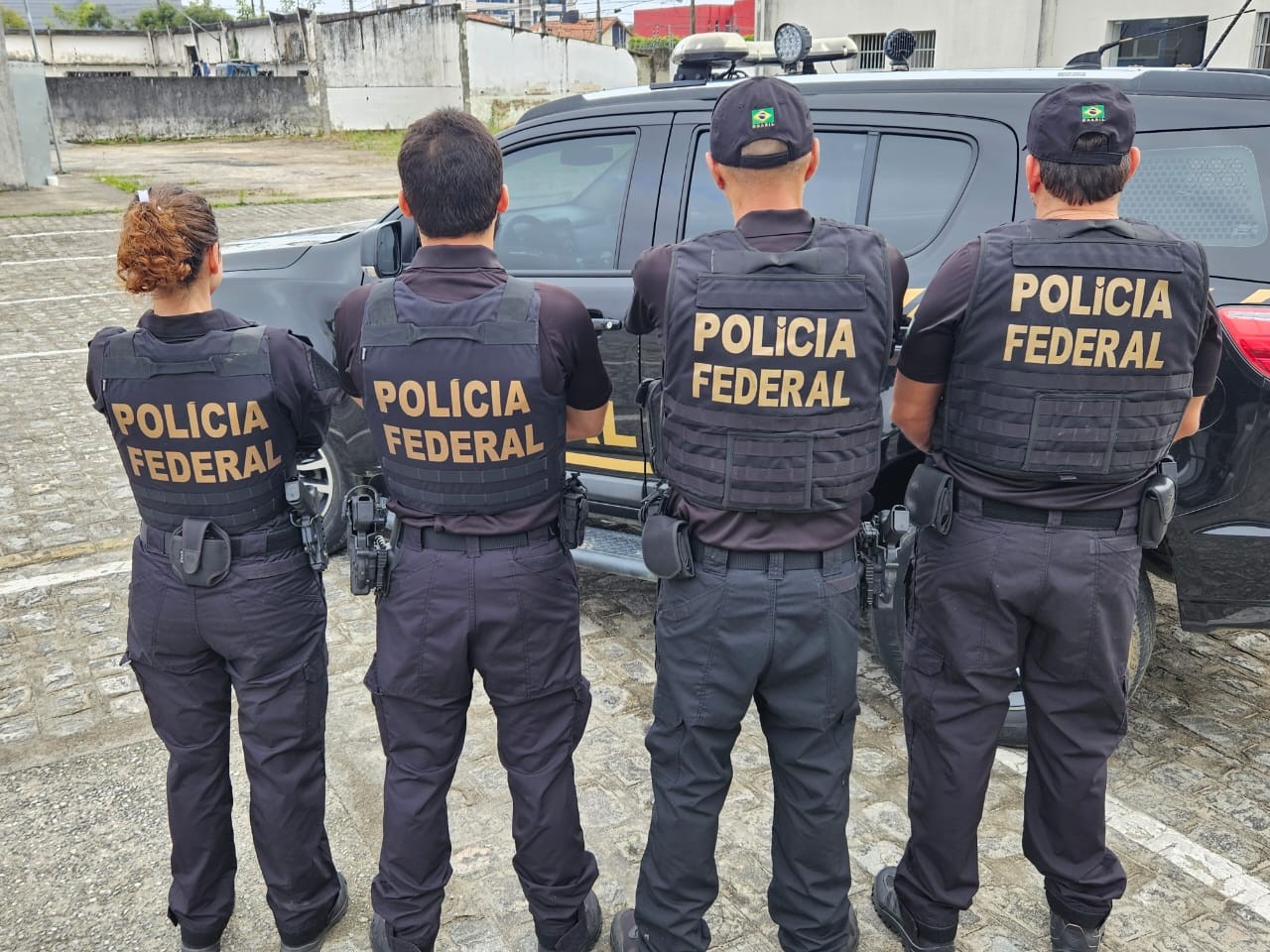 PF cumpre mandado de busca e apreensão em ação contra fraudes previdenciárias, em Campina Grande