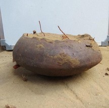 Vaso cerâmico que compunha o pacote funerário do segundo esqueleto encontrado no Sítio Arqueológico Chácara Rosane, em São Luís. — Foto: Reprodução de W. Lage Arqueologia