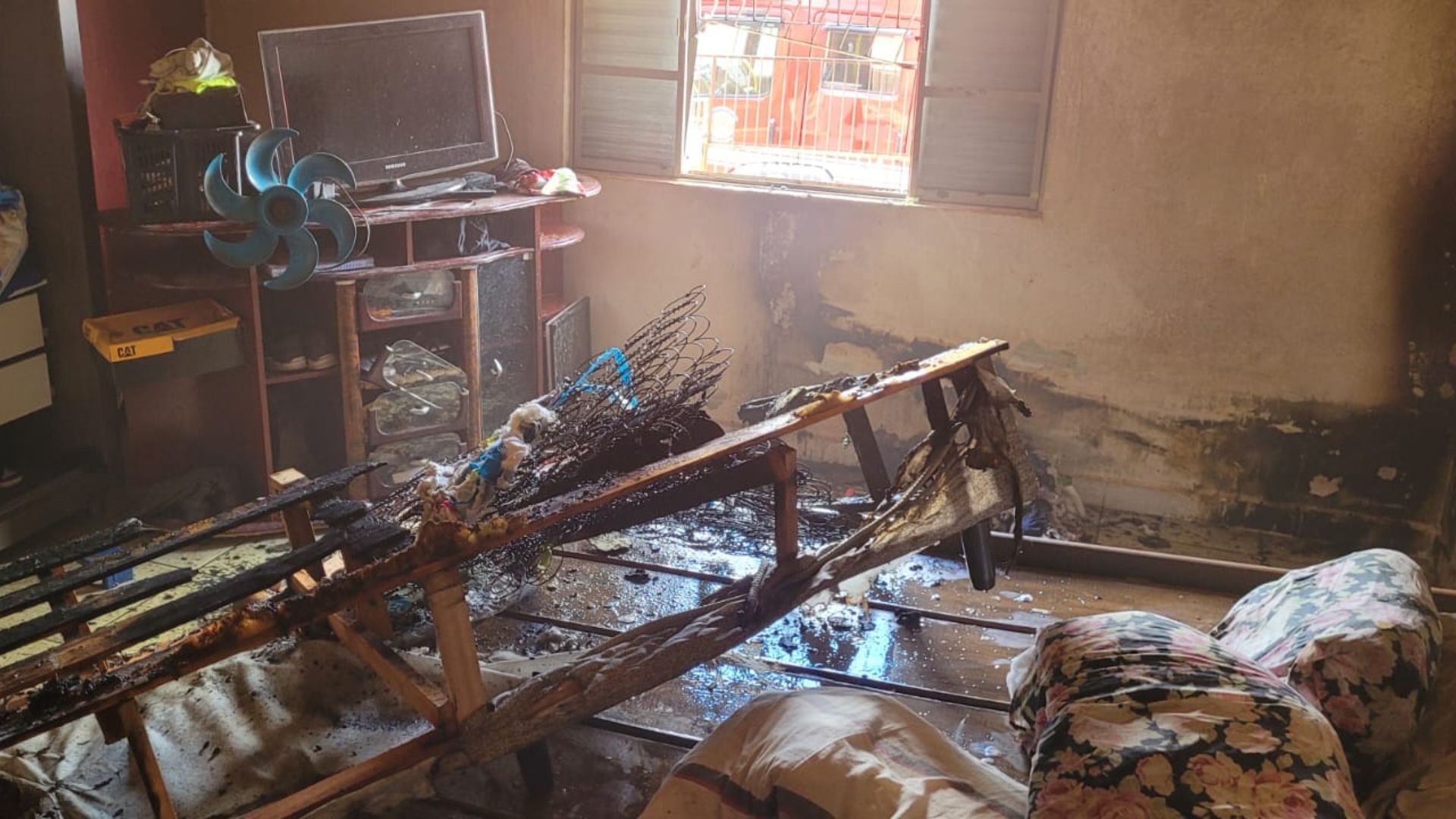 Adolescente sofre queimaduras de segundo grau ao tentar conter incêndio em Ourinhos