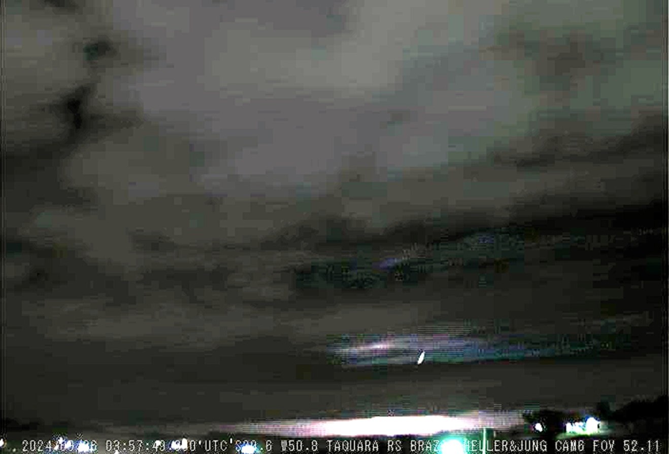 Meteoro bólido explode sobre o mar na região Sul do RS; veja vídeo