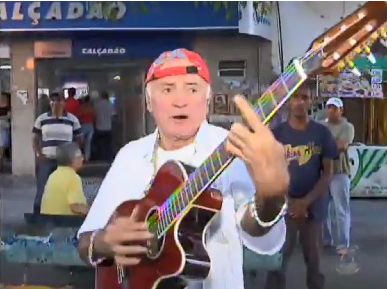 Morre Biu do Violão, figura conhecida em Campina Grande por cantar músicas de Roberto Carlos 