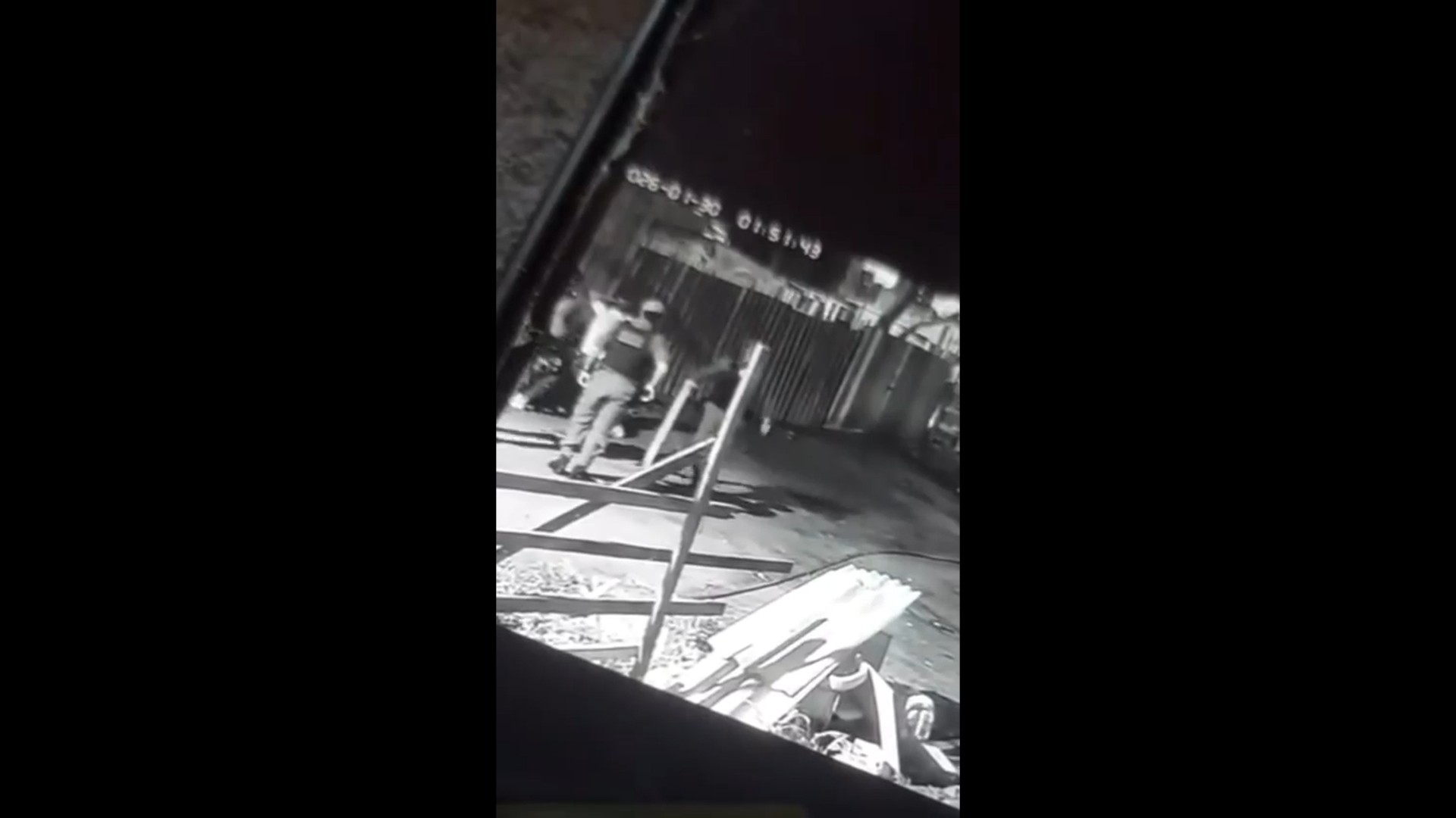 Durante abordagem da PM, homem é agredido a pauladas e chutes no Amapá; VÍDEO 