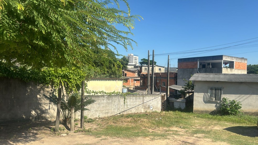 Casa onde cachorro atacou e matou o próprio dono em Linhares, no Norte do Espírito Santo — Foto: Viviane Maciel/TV Gazeta