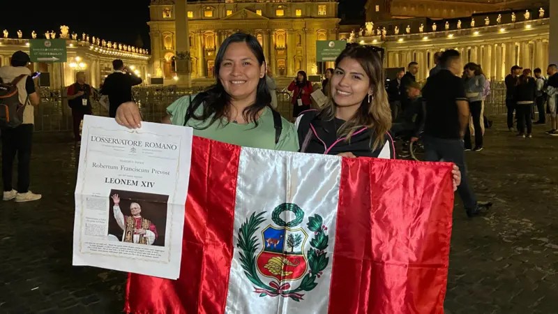 'Para nós é como ganhar a Copa do Mundo': a reação de peruanos no Vaticano após escolha do papa Leão 14