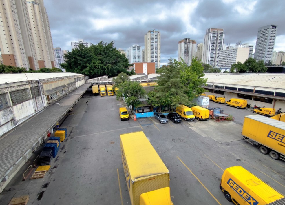 Complexo Baumann, na Vila Leopoldina, em São Paulo, é o principal destaque do leilão dos Correios. Com 20.718 m² de área construída, o centro logístico está avaliado em R$ 158,9 milhões e terá lance mínimo de R$ 135,1 milhões. — Foto: Divulgação/Correios