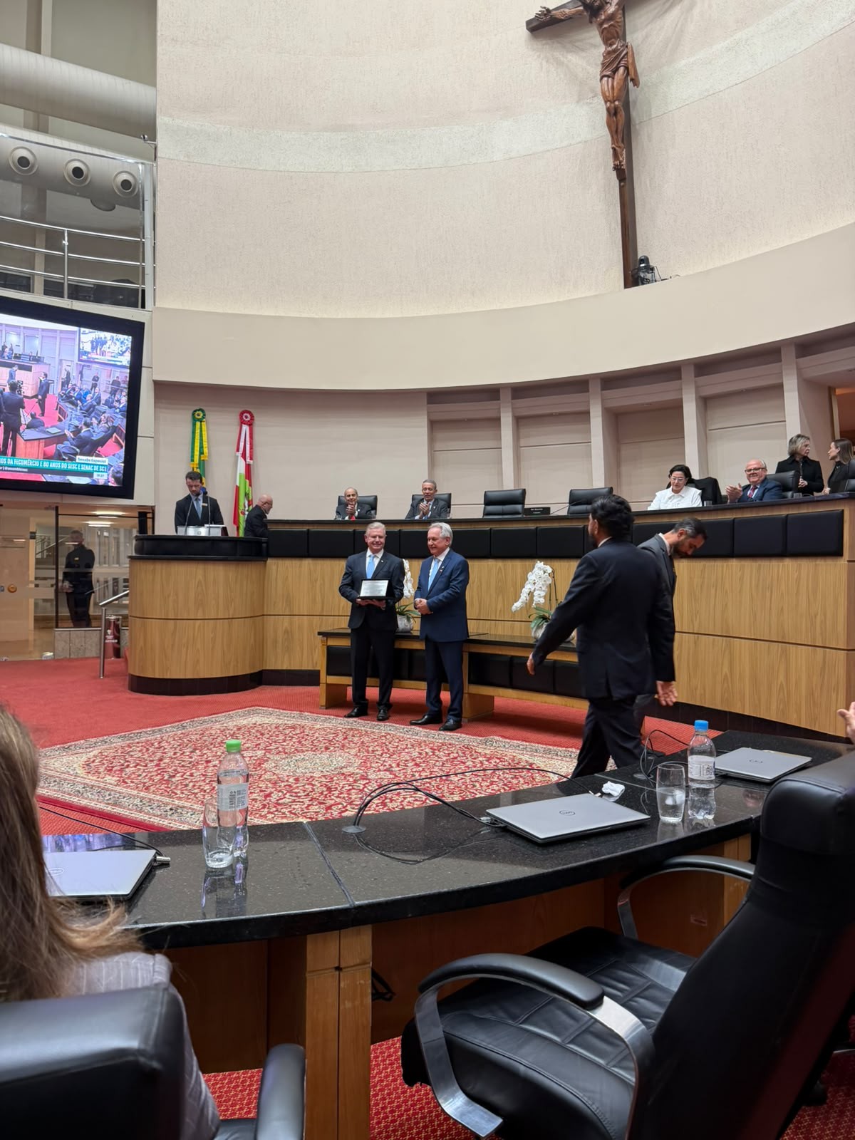 Presidente da Fecomércio Acre recebe homenagem em Santa Catarina — Foto: Alesc / Divulgação
