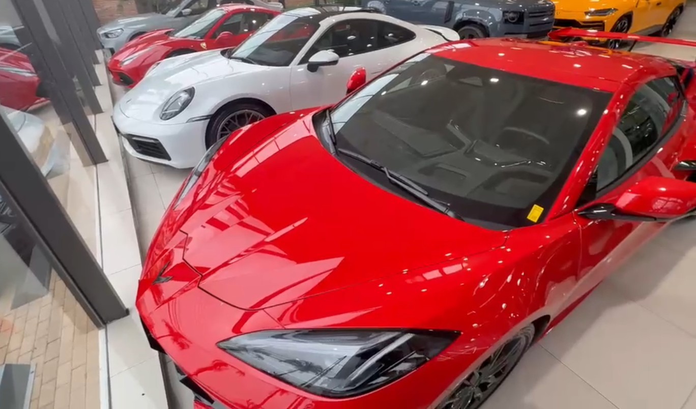PF conclui que concessionária de carros de luxo lavava dinheiro de esquema do PCC e CV que usava o Porto do Rio