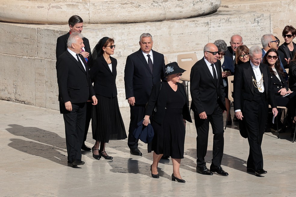 O primeiro-ministro da Hungria, Viktor Orban,antes da missa fúnebre do papa Francisco, no Vaticano — Foto: Remo Casilli/Reuters