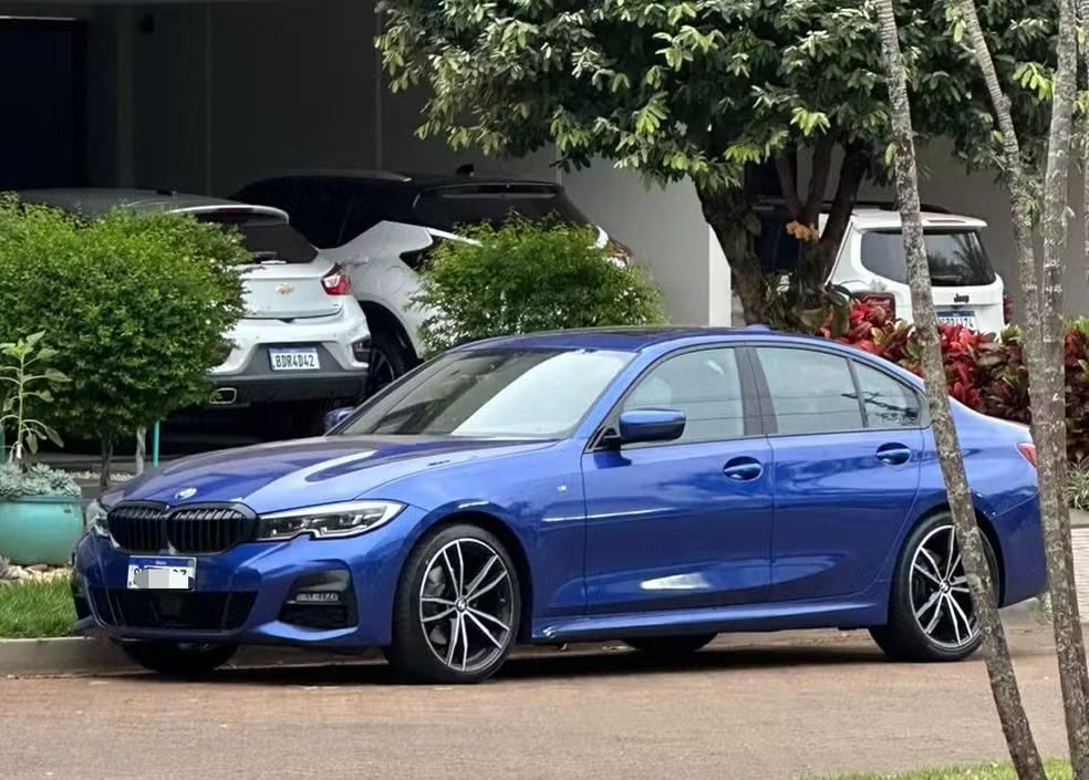 Carro de luxo apreendido durante a operação — Foto: Polícia Federal
