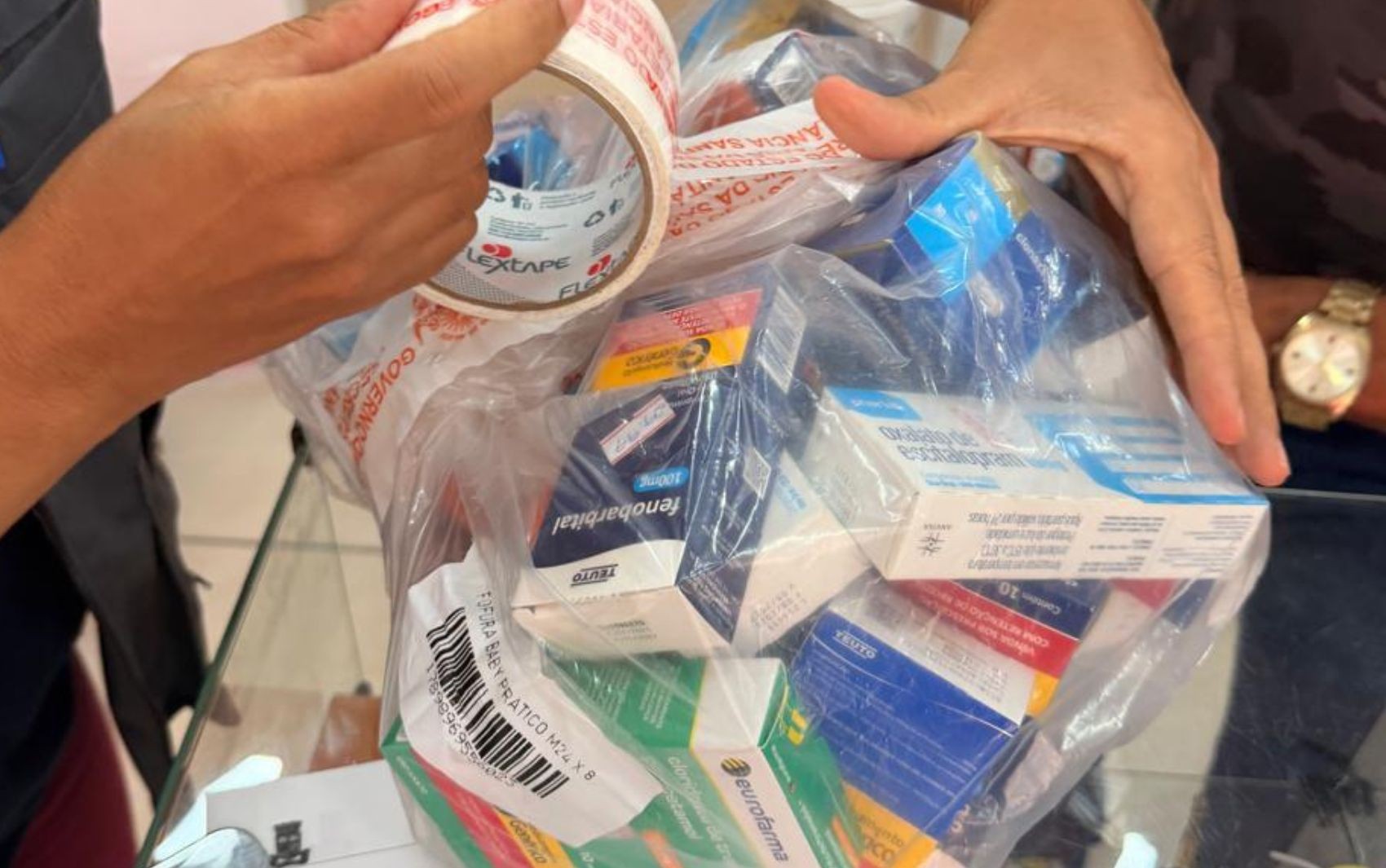 Operação apreende 700 medicamentos, interdita uma farmácia e notifica outras duas na BA