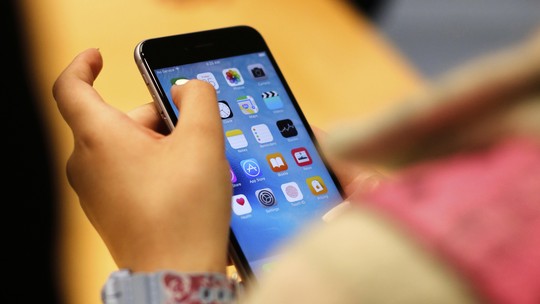 Hackers chineses e erros de usuários acendem alerta de crise de segurança cibernética nos EUA - Grupos ligados a serviços de inteligência da China têm mirado os celulares de membros de áreas estratégicas da Casa Branca. Invasão sofisticada de aparelhos acontece mesmo sem que usuários acessem links.