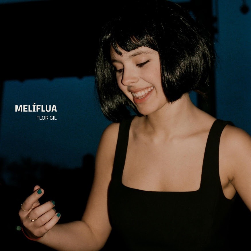 Flor Gil sai do trilho autoral em ‘Melíflua’, EP em que canta temas de Tom Jobim, Caetano Veloso e do avô Gilberto Gil