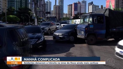 Acidentes na avenida Doca deixam o trânsito caótico na área
