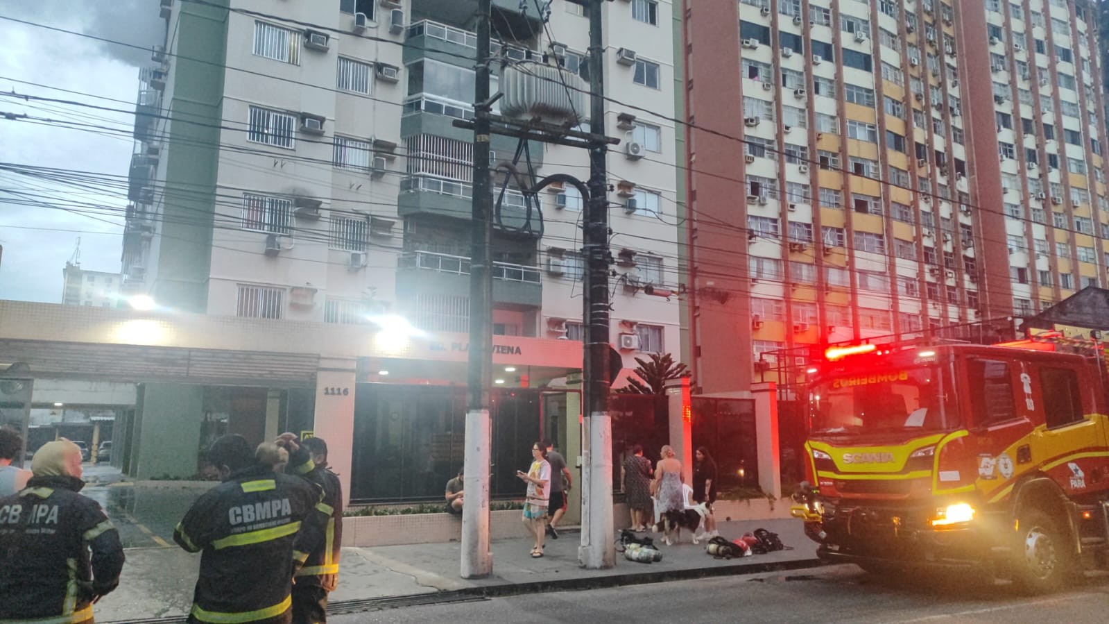 Incêndio atinge apartamento em São Brás, bairro de Belém