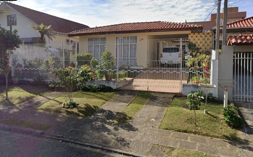 Tenente-coronel reformado morre após ser atropelado pelo próprio carro em Curitiba
