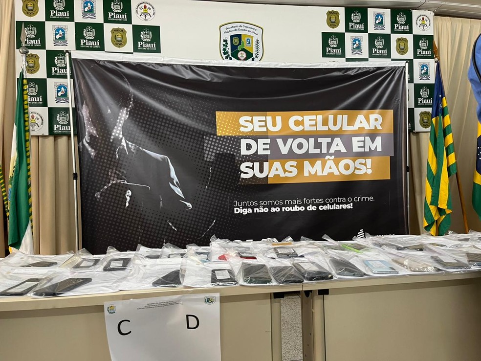 Polícia divulga nomes de donos de celulares recuperados em Teresina; devolução ocorre nesta terça (3) — Foto: Izabella Lima/g1