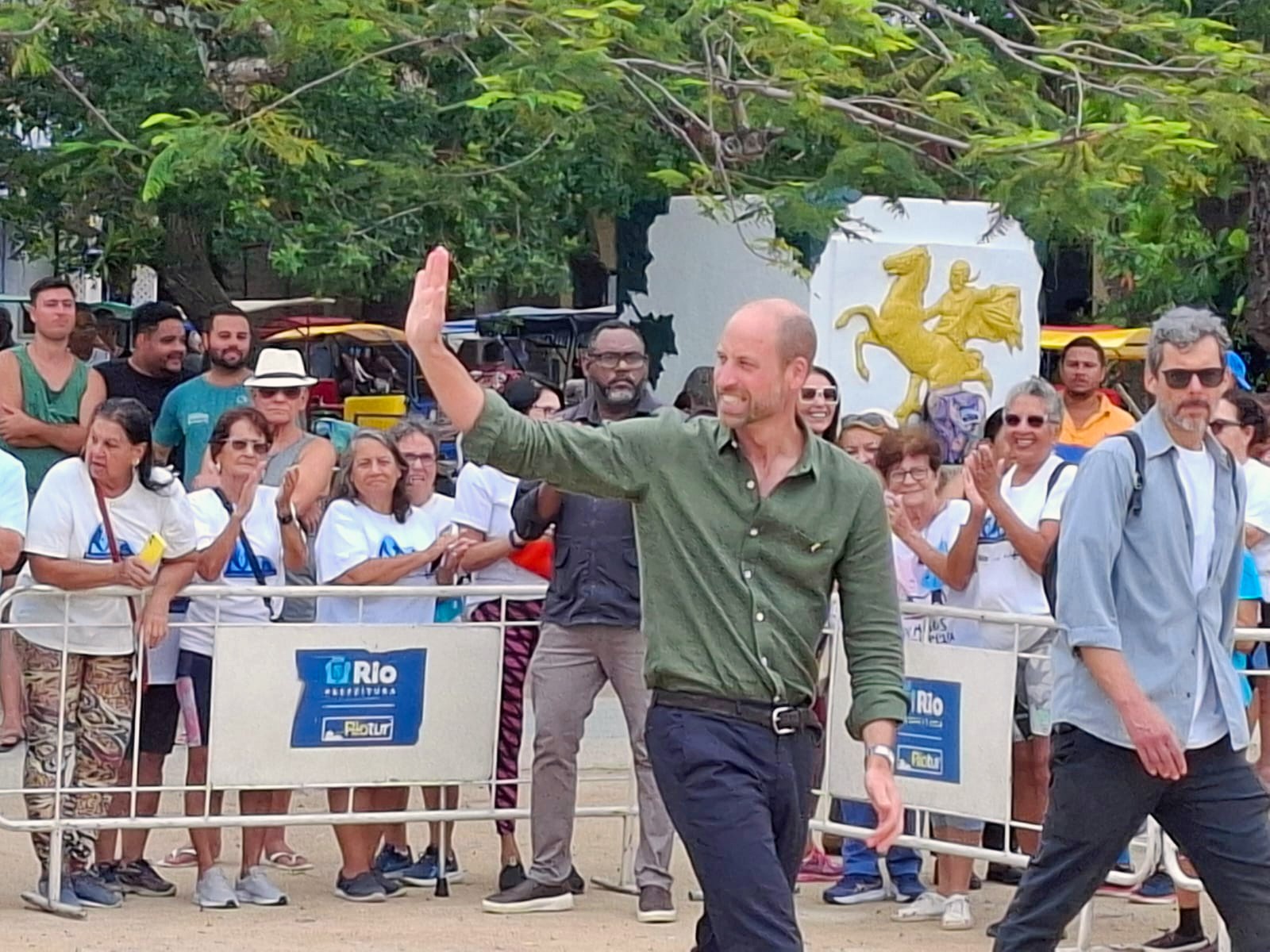 Príncipe William conhece a Ilha de Paquetá no 2º dia de visita ao Rio