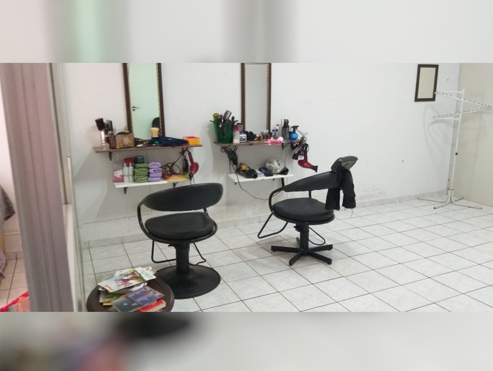 Venezuelana pede ajuda para equipar salão de beleza para juntar