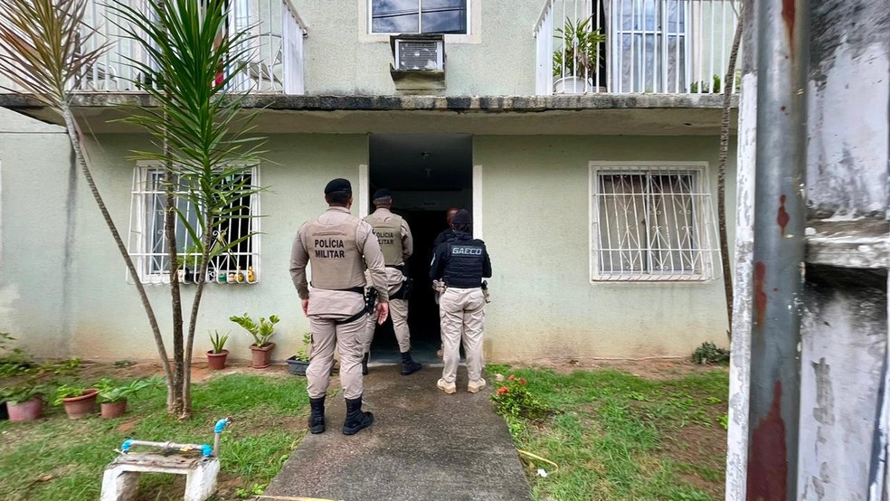 Policiais suspeitos de extorsão e tráfico de drogas em Salvador são alvos de operação após PF analisar celulares de facção — Foto: Divulgação/MP-BA
