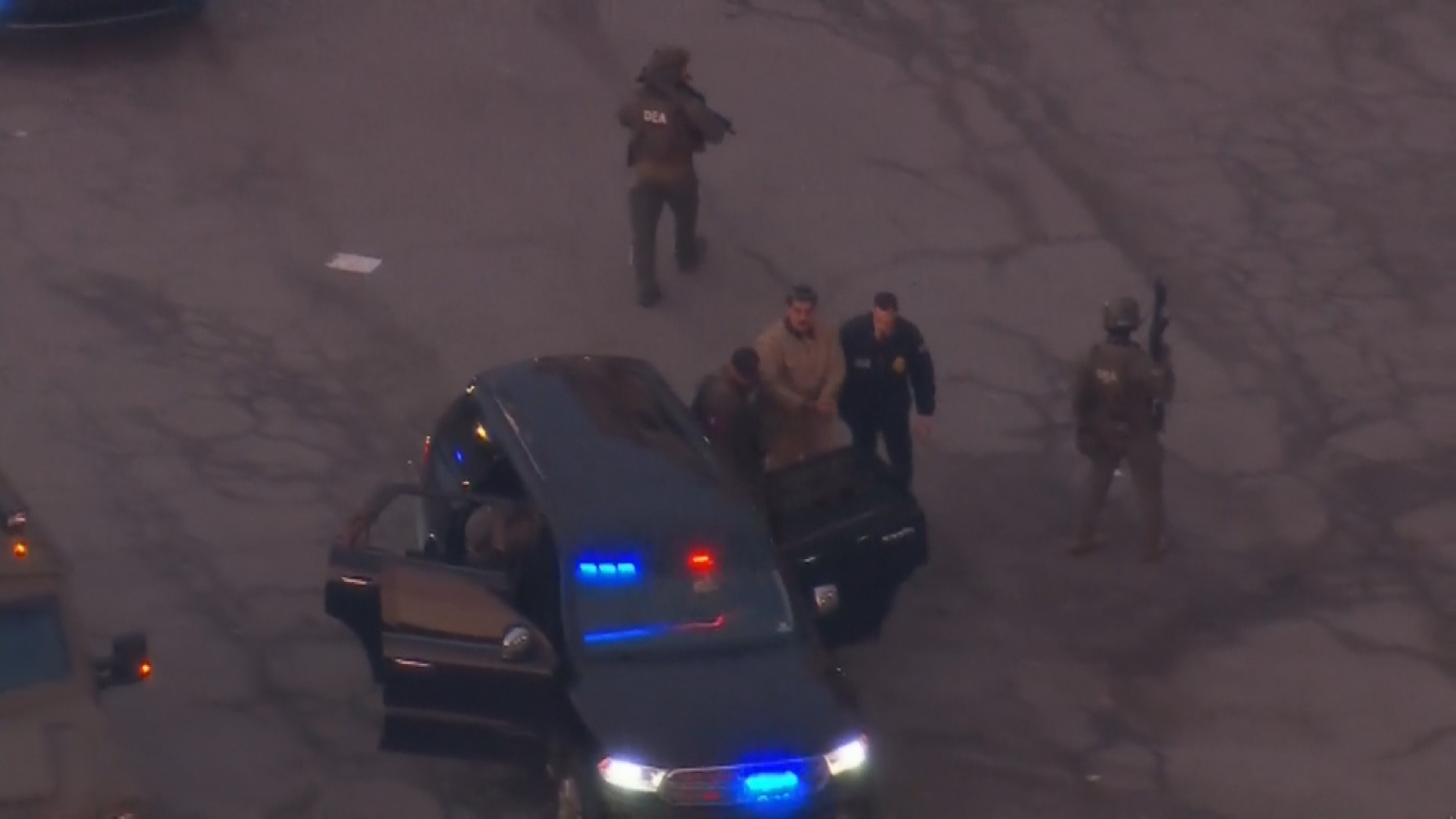 Imagens mostram Nicolás Maduro sendo transferido antes de prestar depoimento; VEJA