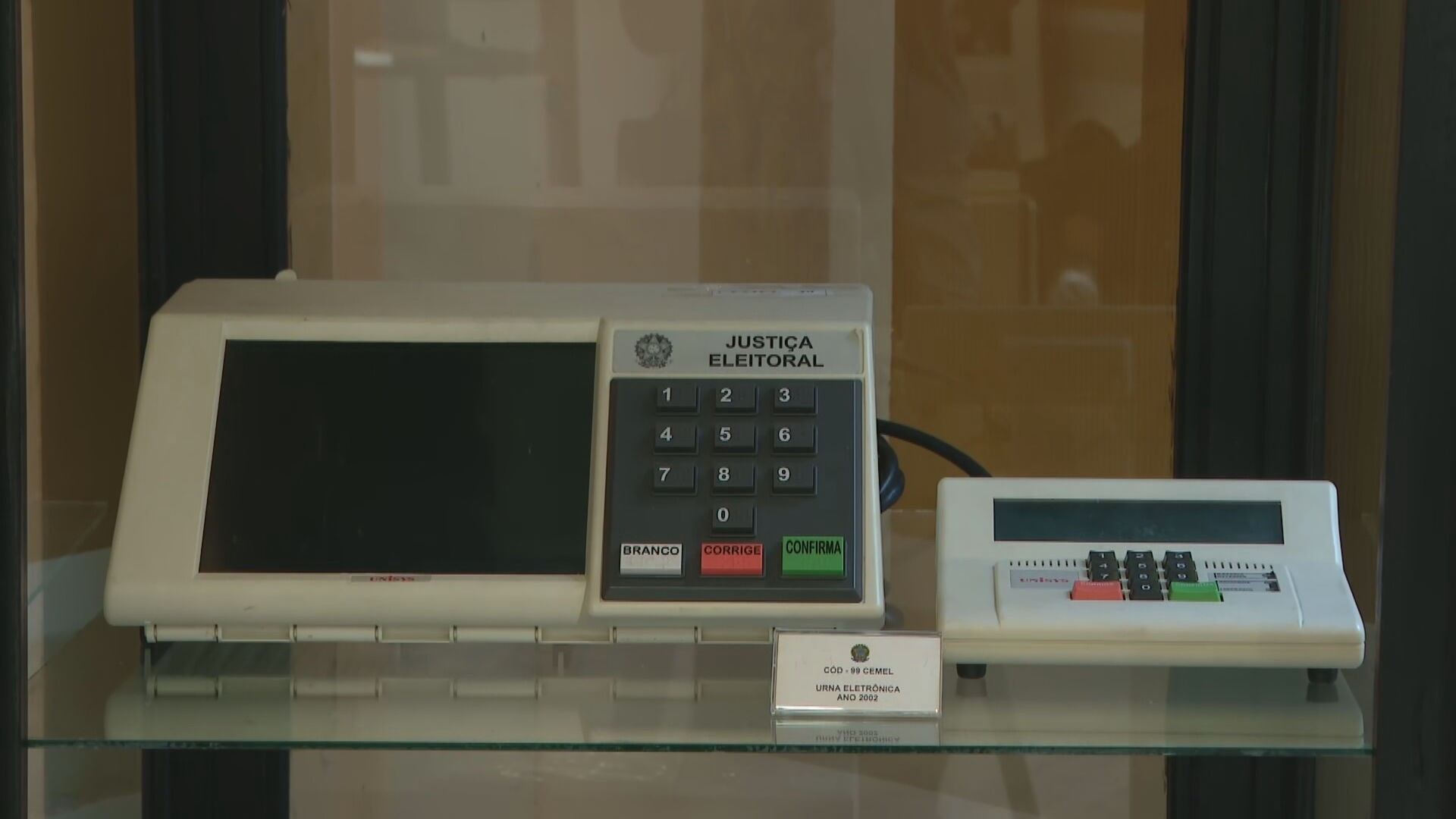 Urna eletrônica completa 30 anos com avanços na tecnologia e na segurança eleitoral
