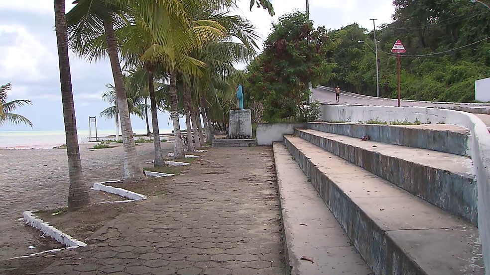 Prefeitura de João Pessoa diz que vai revitalizar praça onde fica a estátua de Iemanjá, mas não divulgou o projeto nem cronograma — Foto: TV Cabo Branco/Reprodução
