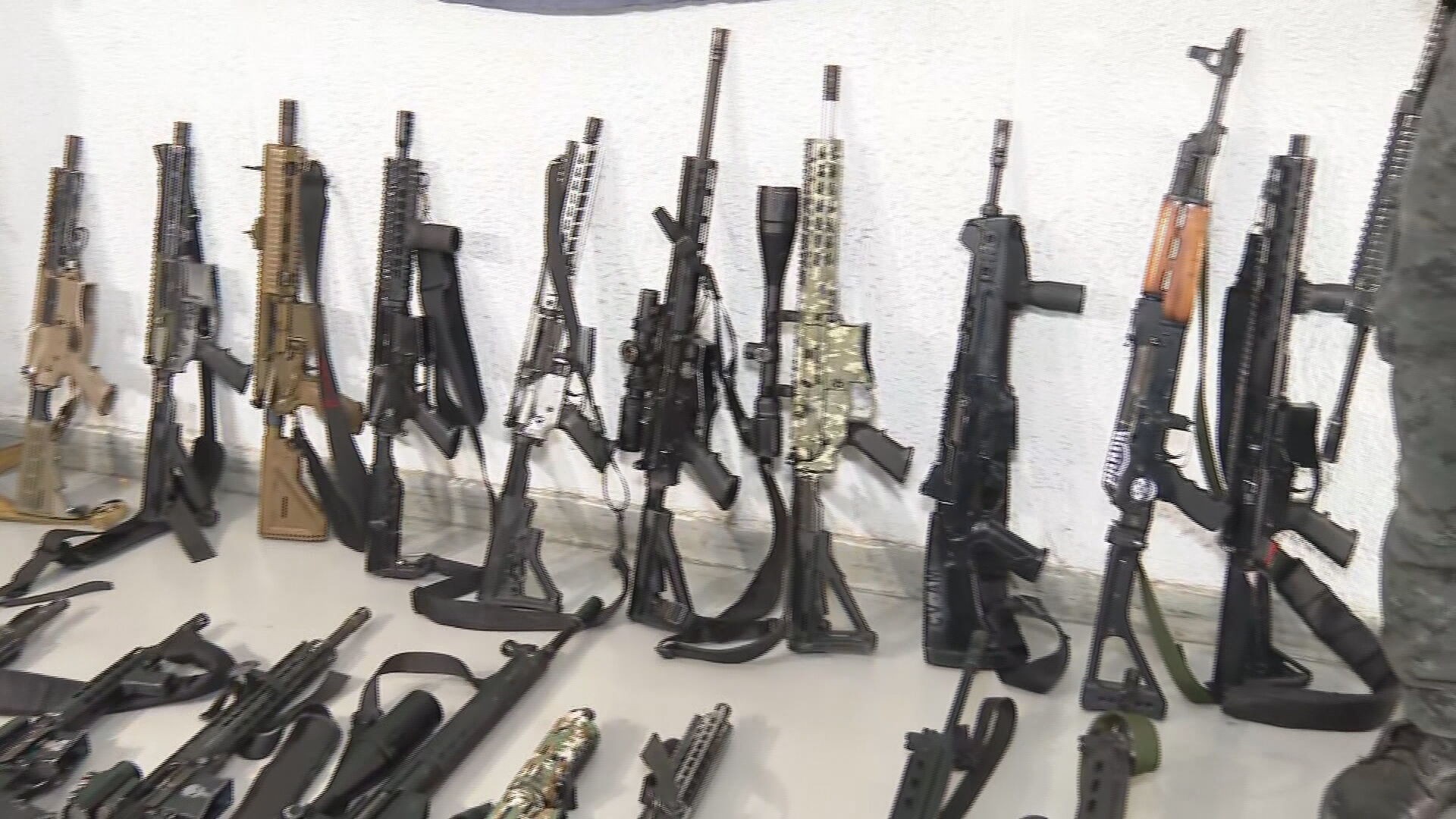 Megaoperação no Alemão e na Penha tem apreensão de 75 fuzis e faz número anual bater 668, novo recorde no RJ