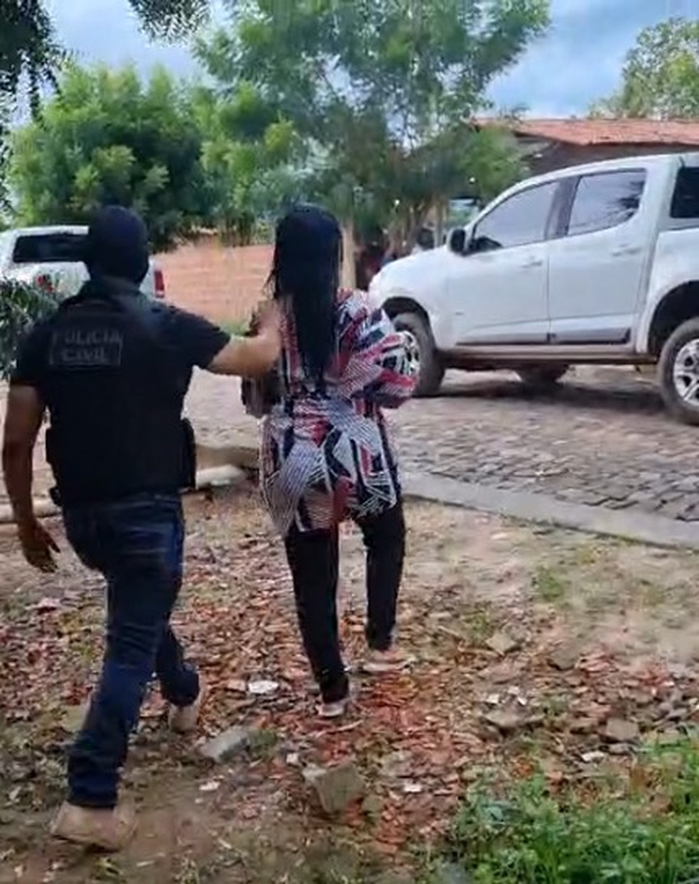 Mulher é presa suspeita de participar de assassinato durante festa em José de Freitas — Foto: Polícia Civil
