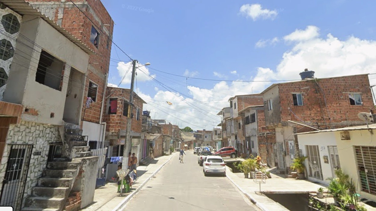 Mulher é morta por companheiro e corpo é descoberto após criminoso tocar fogo em casa; homem foi preso em flagrante por feminicídio