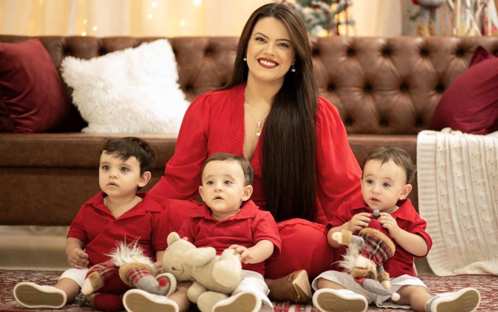 Trigêmeos goianos fazem sucesso comendo pamonha e pequi