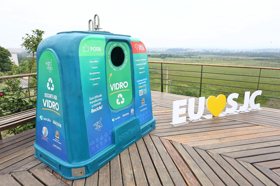 Ecopontos para descarte de vidro são instalados no centro da cidade