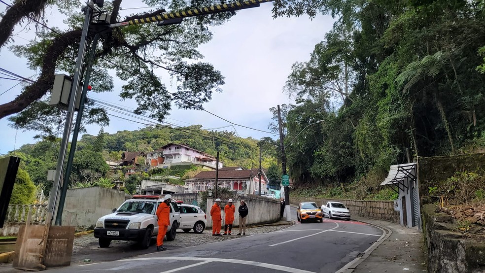 Teste nas cancelas automáticas ocorrem todo o dia 10 de cada mês em Petrópolis — Foto: Carlos Miranda/g1