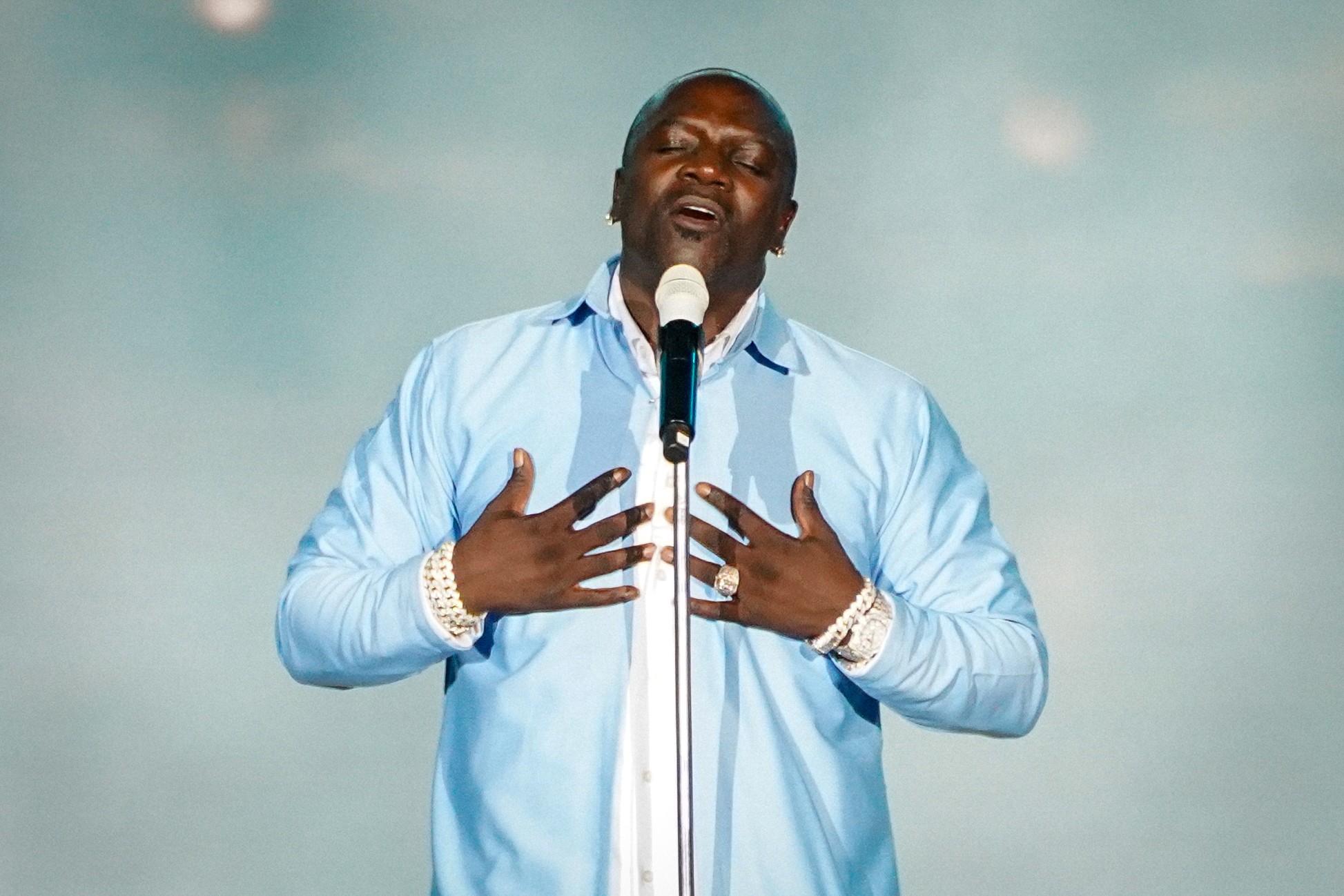 Akon é preso nos EUA após faltar em audiência sobre a suspensão de sua carteira de habilitação