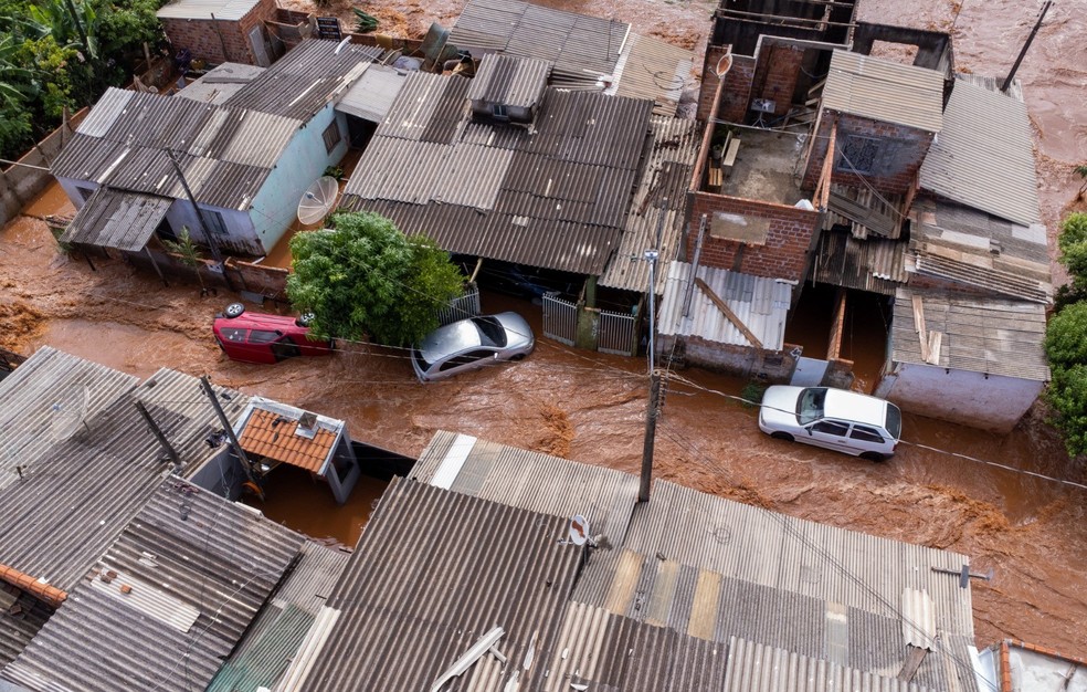 Meio Dia Paraná - Cascavel  Cidade de Bandeirantes sofre com