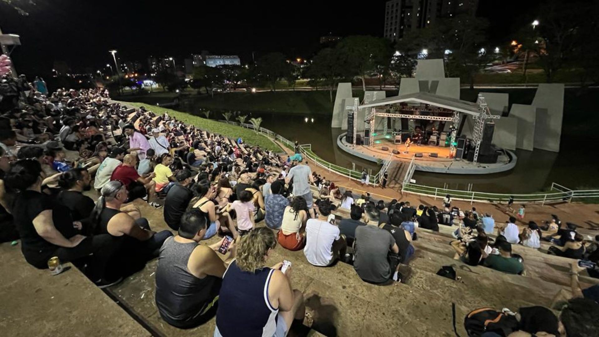 De decisão profissional a inspiração de música de Cazuza, Bauru rejeita 'estereótipo sertanejo' e respira rock desde os anos 1980