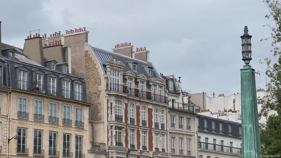 Os microapartamentos de Paris geralmente estão no último andar dos edifícios construídos entre os séculos 19 e 20. — Foto: Thiago Melo/DW