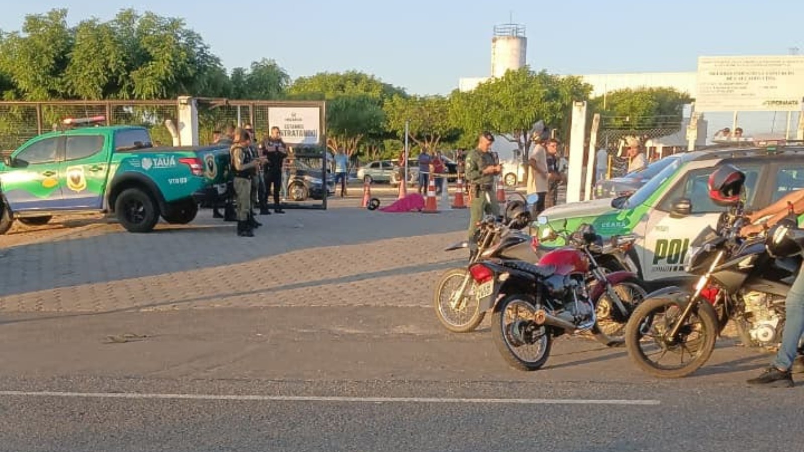 Homem é morto em frente a fábrica enquanto aguardava companheira sair do trabalho no Ceará 