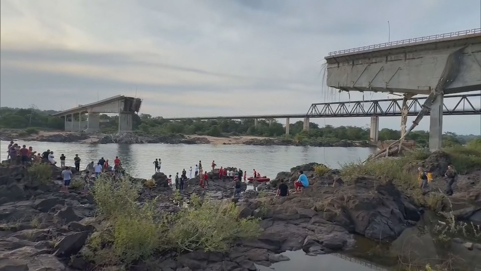 Ponte Juscelino Kubitschek desabou no domingo (22) — Foto: Reprodução