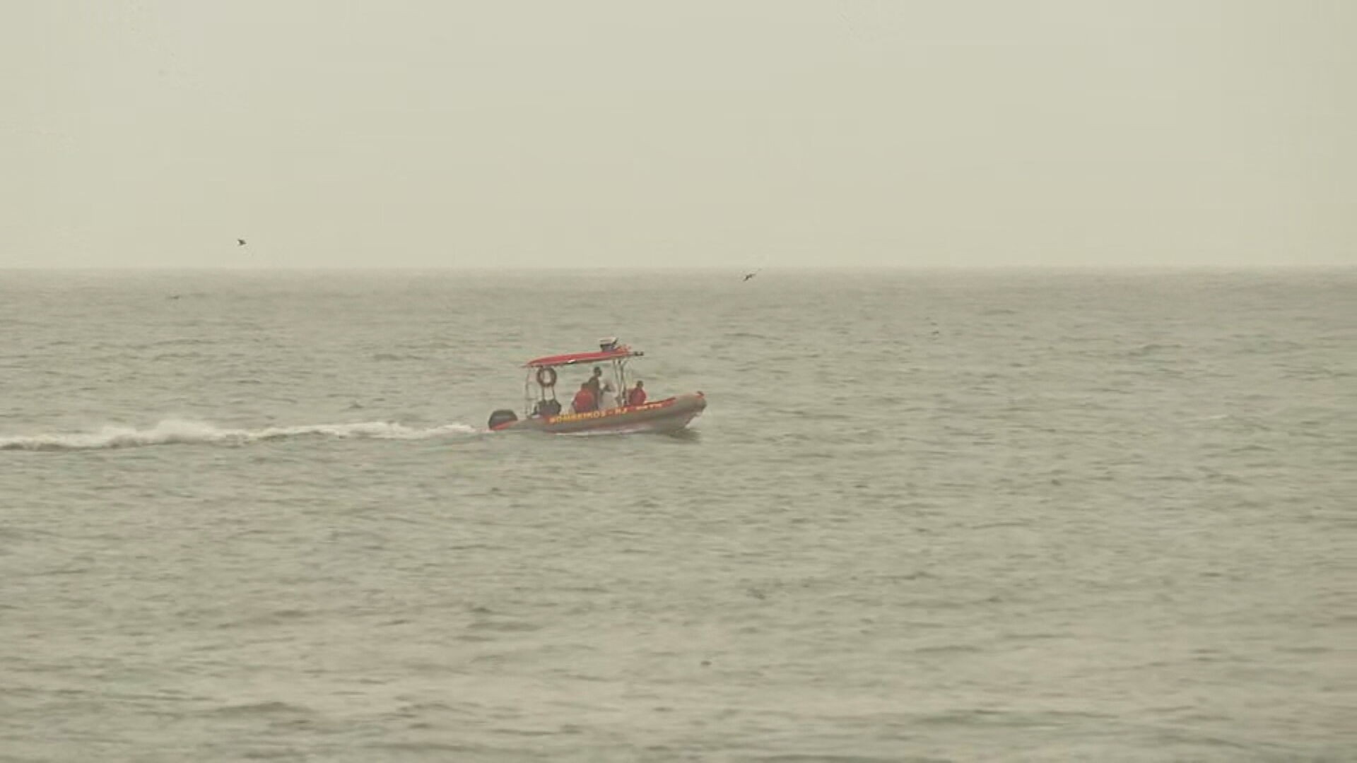 DESAPARECIDO NA PRAIA DO DIABO ESTAVA EM LUAU E ARROU NO MAR AO LADO DE 3 PESSOAS, QUE ESCAPARAM