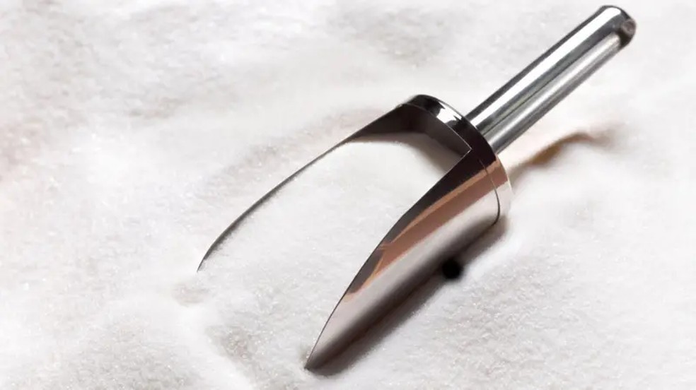 O preço do açúcar diminuiu 21% em relação ao ano passado, no mercado internacional — Foto: Getty Images via BBC