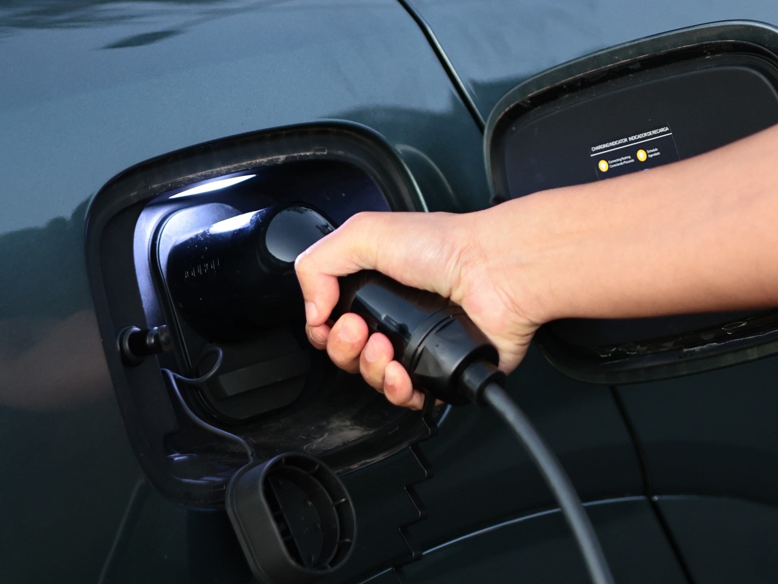 Governo vai estudar recarga de carros elétricos para expandir a infraestrutura