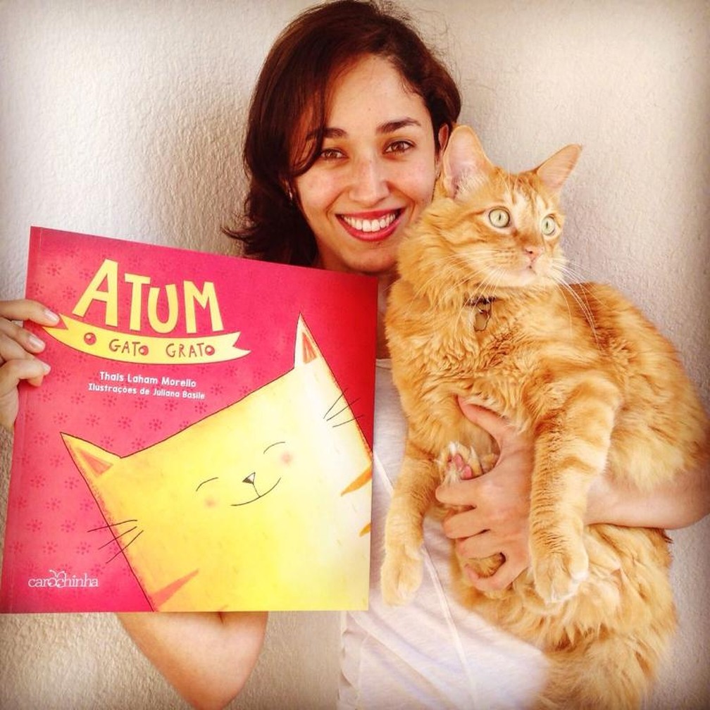 Entrevista com Thais Laham Morello sobre o seu novo livro, Alfredo do 33 e  seu gato xadrez - Carochinha Editora