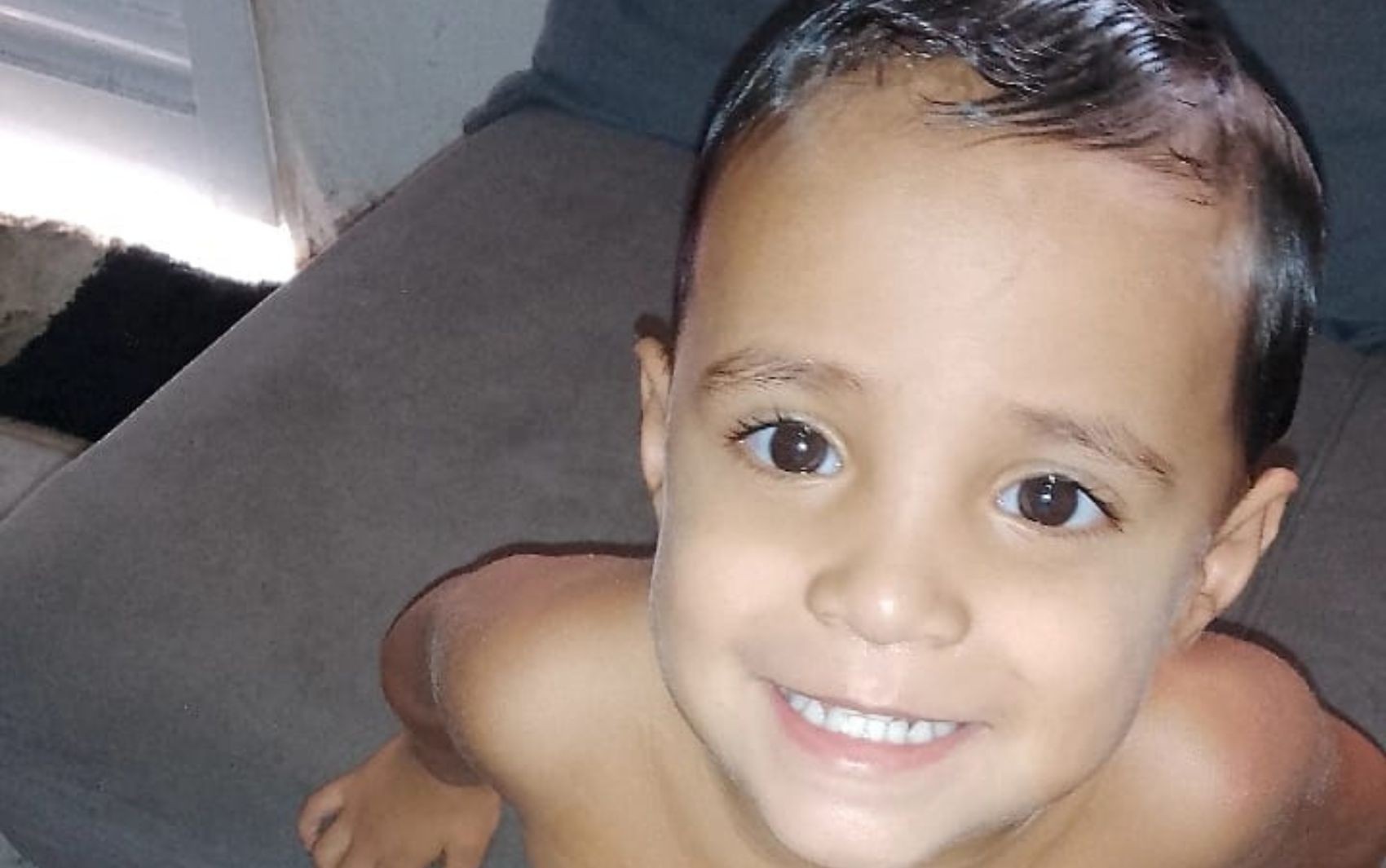 Menino de 3 anos morre atropelado por caminhão enquanto brincava em Mineiros 