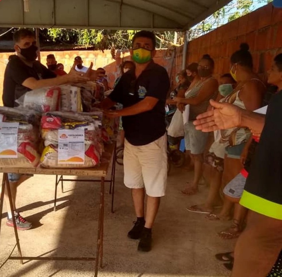 Famílias carentes da região do grande Cristo Rei recebem doações