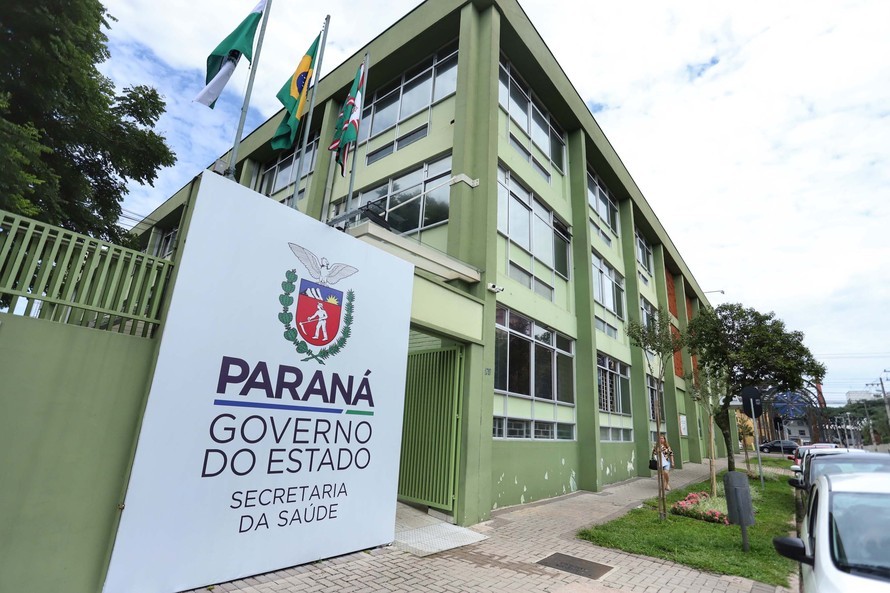 Secretaria da Saúde do Paraná abre processo seletivo com 341 vagas e salários de até R$ 7,6 mil; veja como se inscrever 