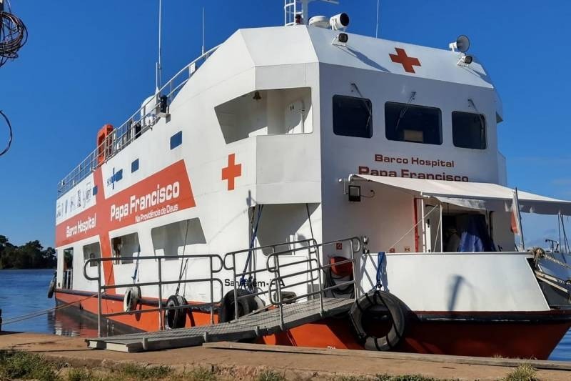 Barco hospital Papa Francisco leva atendimentos às comunidades ribeirinhas de Almeirim 