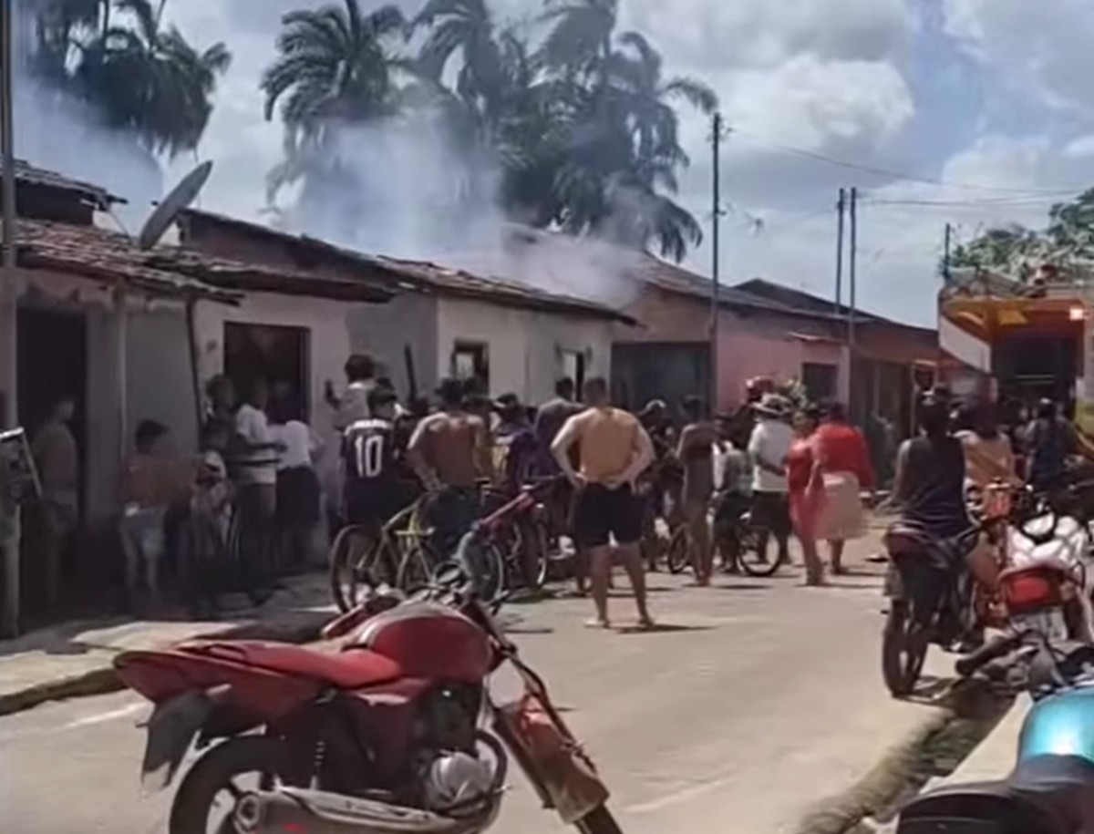 Família perde casa em incêndio no Pará e recebe auxílio da prefeitura de São Miguel do Guamá​‌​