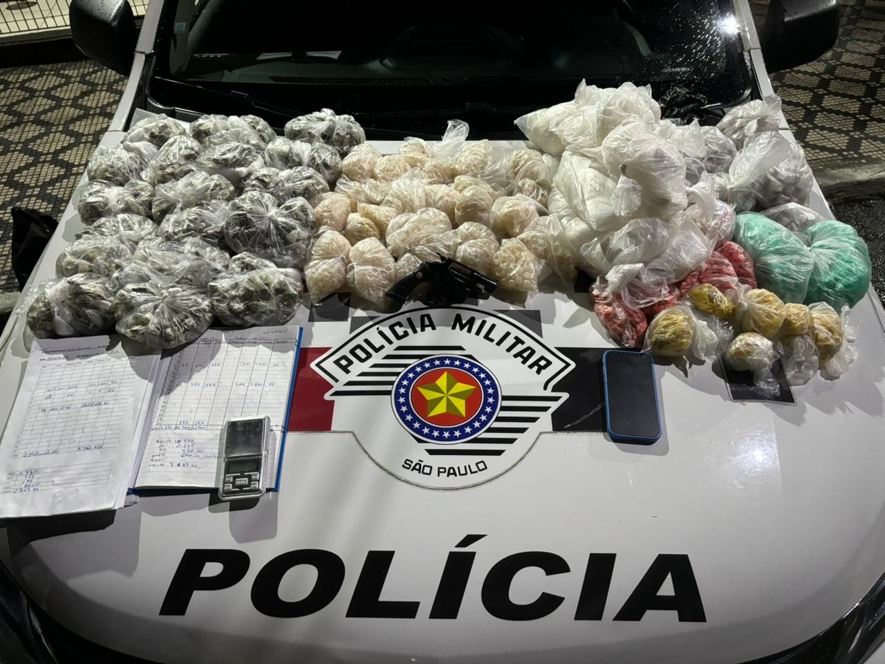 Homem é preso com cerca de oito quilos de drogas em Taubaté, SP